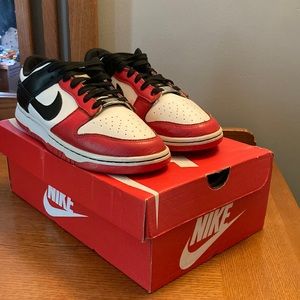 Nike dunk low Chicago